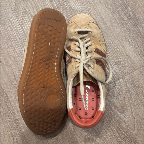 Coolway Women's Kizuna suede sneaker in honey - Picture 4 of 5